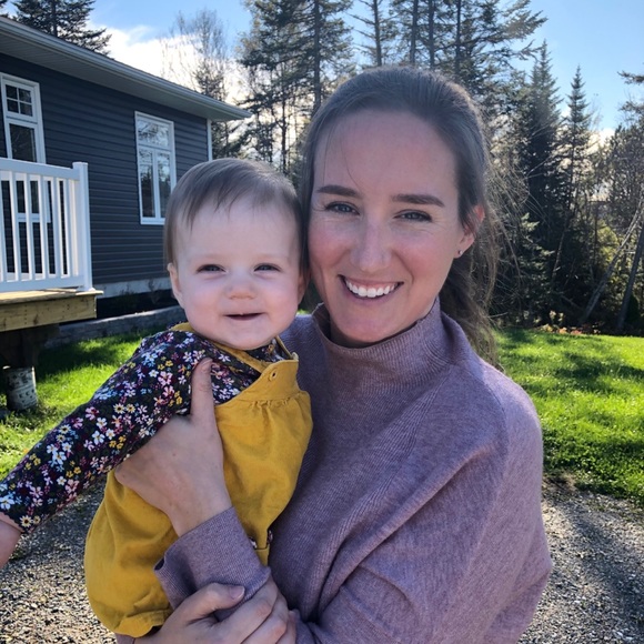 Meet your Posher, Jennifer - Picture 2 of 2